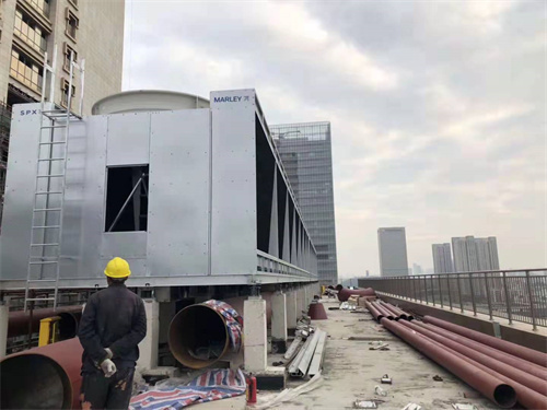 為了更好地降低成本，冷卻塔制造商沒有采取防漂水措施。